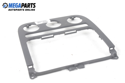 Централна конзола за Volkswagen Golf V Hatchback (10.2003 - 02.2009)