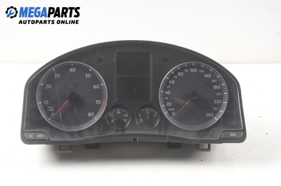 Километраж за Volkswagen Golf V Hatchback (10.2003 - 02.2009) 1.6, 102 к.с.