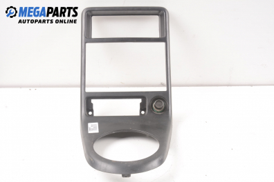 Централна конзола за Mazda 121 II Hatchback (11.1990 - 05.1997)