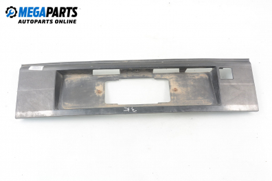 Стойка заден номер за Volkswagen Passat Variant B3, B4 (02.1988 - 06.1997), комби