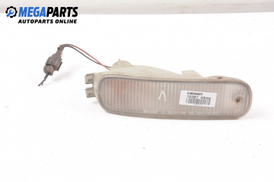 Мигач за Nissan Altima Sedan (06.1993 - 09.2001), седан, позиция: лява