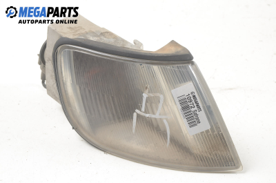 Мигач за Renault Safrane I Sedan (04.1992 - 10.1997), хечбек, позиция: дясна