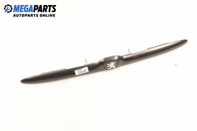 Лайсна заден капак за Peugeot 206 Hatchback (08.1998 - 12.2012), хечбек, позиция: задна