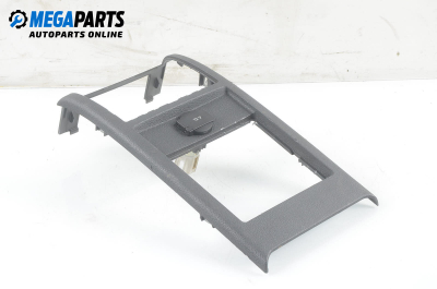 Централна конзола за Volkswagen Touran Minivan (02.2003 - 05.2010)