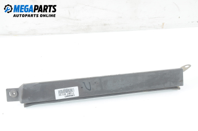 Лайсна под фар за Mercedes-Benz 124 Sedan (12.1984 - 06.1993), седан, позиция: лява