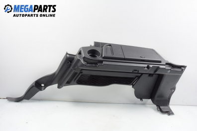 Интериорна пластмаса багажник за Land Rover Discovery III SUV (07.2004 - 09.2009), джип