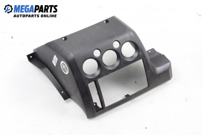 Централна конзола за Ford Fiesta V Hatchback (11.2001 - 03.2010)