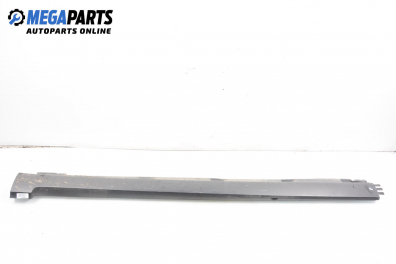 Праг за Volkswagen Passat Variant B6 (08.2005 - 11.2011), 4+1 вр., комби, позиция: дясна