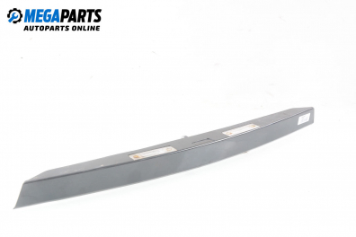 Лайсна заден капак за Chevrolet Cruze Sedan (05.2009 - ...), седан, позиция: задна