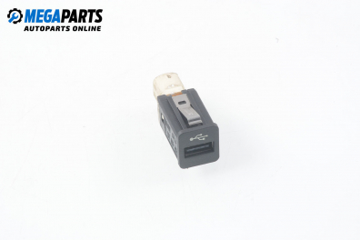 USB куплунг за BMW 5 Series F10 Sedan F10 (01.2009 - 02.2017) 528 i, 258 к.с.