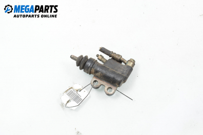 Долна помпа за съединител за Nissan Almera II Hatchback (01.2000 - 12.2006)