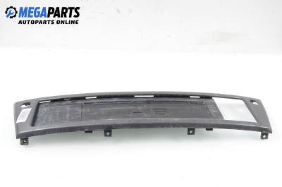 Стойка заден номер за Audi A6 Sedan C6 (05.2004 - 03.2011), седан