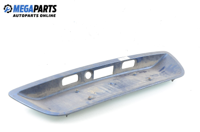 Стойка заден номер за Mercedes-Benz C-Class Sedan (W203) (05.2000 - 08.2007), седан