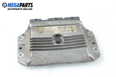 Компютър двигател за Renault Megane II Hatchback (07.2001 - 10.2012) 1.4 16V (BM0B, CM0B), 98 к.с., № 8200298463