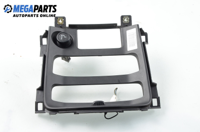 Централна конзола за Nissan Primera Traveller III (01.2002 - 06.2007)