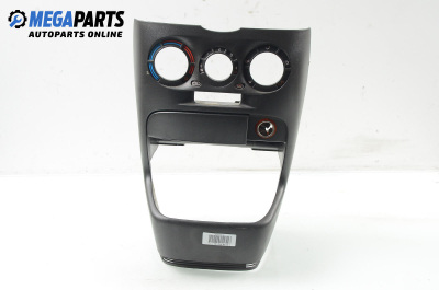 Централна конзола за Fiat Punto Hatchback II (09.1999 - 07.2012)