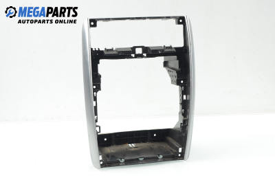 Централна конзола за Mercedes-Benz B-Class Hatchback I (03.2005 - 11.2011)