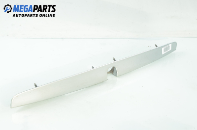 Лайсна заден капак за Toyota Avensis Station Wagon I (09.1997 - 02.2003), комби, позиция: задна