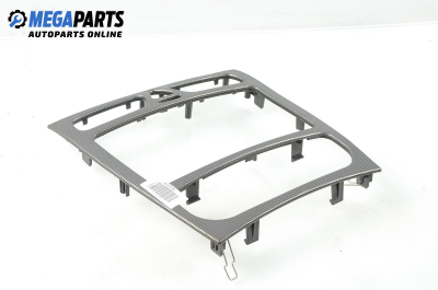 Централна конзола за Mercedes-Benz C-Class Sedan (W203) (05.2000 - 08.2007)