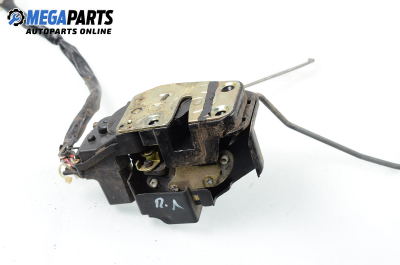 Брава на врата за Mazda 626 V Sedan (05.1997 - 10.2002), позиция: предна, лява