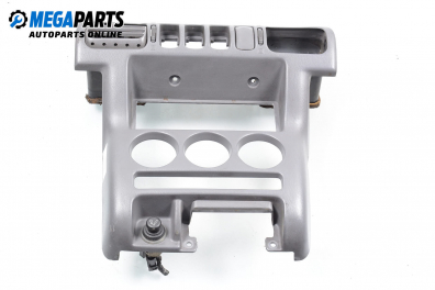 Централна конзола за Nissan Micra II Hatchback (01.1992 - 02.2003)