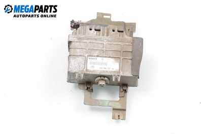 Компютър двигател за Volkswagen Polo Hatchback II (10.1994 - 10.1999) 60 1.4, 60 к.с., № 030 906 027 / Bosch 0 261 204 616/617
