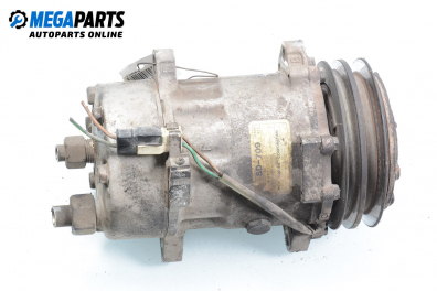 Компресор климатик за Volkswagen Passat Variant B3, B4 (02.1988 - 06.1997) 1.8, 90 к.с., № SD-709