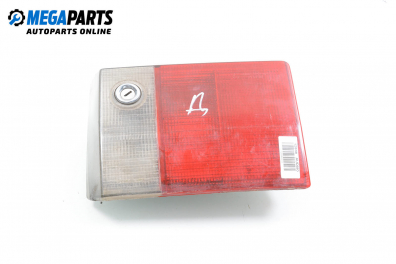 Вътрешен стоп за Audi 80 Sedan B3 (06.1986 - 10.1991), седан, позиция: дясна