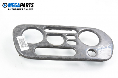 Централна конзола за Mitsubishi Colt V Hatchback (09.1995 - 09.2003)