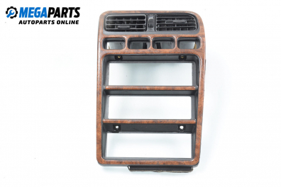 Централна конзола за Nissan Primera Sedan I (06.1990 - 06.1996)