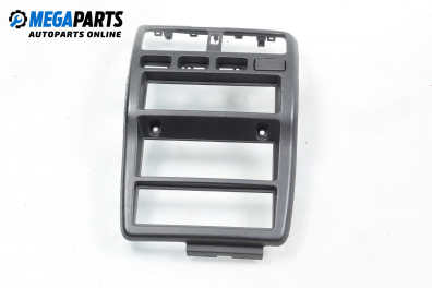 Централна конзола за Nissan Almera I Hatchback (07.1995 - 07.2001)