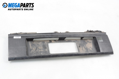 Стойка заден номер за Volkswagen Passat Sedan B3, B4 (02.1988 - 12.1997), седан