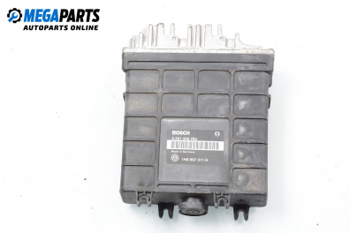 Компютър двигател за Volkswagen Golf III Hatchback (08.1991 - 07.1998) 1.8, 90 к.с., № 0 261 200 784