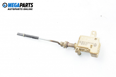 Ключалка за капачката на резервоара за Volkswagen Passat Sedan B5.5 (10.2000 - 12.2005), седан