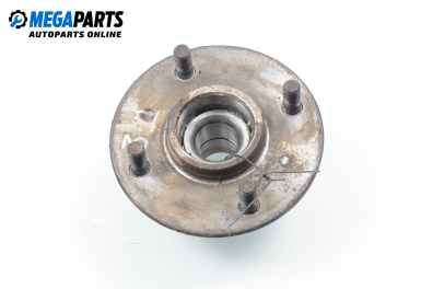 Шенкел главина за Nissan Primera Hatchback II (06.1996 - 07.2002), позиция: задна, дясна