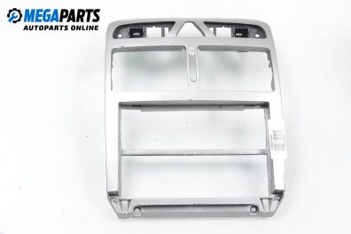 Централна конзола за Peugeot 307 Hatchback (08.2000 - 12.2012)