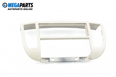 Централна конзола за Nissan Micra III Hatchback (01.2003 - 06.2010)