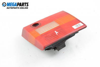 Вътрешен стоп за Volkswagen Passat Variant B3, B4 (02.1988 - 06.1997), комби, позиция: дясна