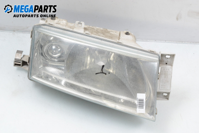 Фар за Skoda Octavia I Sedan (09.1996 - 12.2010), хечбек, позиция: дясна