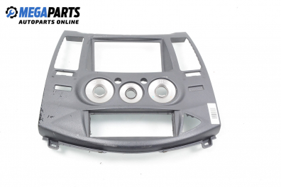 Централна конзола за Mitsubishi Grandis Minivan (03.2003 - 12.2011)