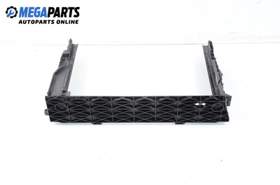 Стойка на радиатора за BMW 5 Series E60 Sedan (E60) (07.2003 - 03.2010) 530 i, 231 к.с.