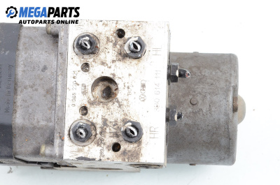 Помпа ABS за Volkswagen Passat Sedan B5.5 (10.2000 - 12.2005), № Bosch 0 265 220 621