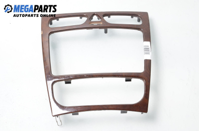 Централна конзола за Mercedes-Benz C-Class Sedan (W203) (05.2000 - 08.2007)