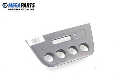 Централна конзола за Peugeot 306 Hatchback (01.1993 - 10.2003)