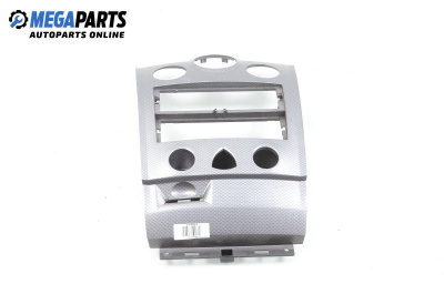 Централна конзола за Renault Megane II Sedan (09.2003 - 12.2010)