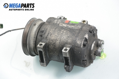 Компресор климатик за Volkswagen Passat Variant B5 (05.1997 - 12.2001) 1.9 TDI, 110 к.с., № 8D0 260 805D