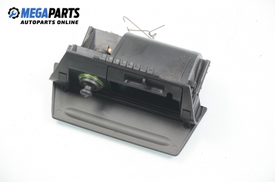 Пепелник за Ford Focus II Estate (07.2004 - 09.2012)