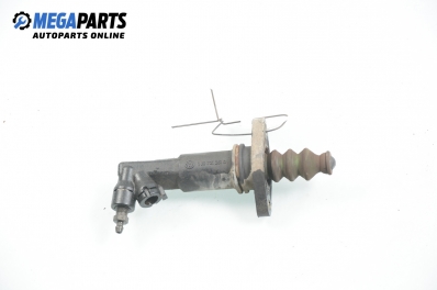 Долна помпа за съединител за Seat Toledo II Sedan (10.1998 - 05.2006), № 1J0 721 261 D