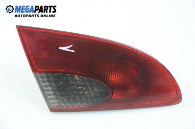 Вътрешен стоп за Toyota Avensis Station Wagon I (09.1997 - 02.2003), комби, позиция: лява