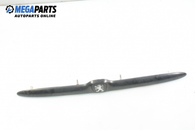 Лайсна заден капак за Peugeot 206 Hatchback (08.1998 - 12.2012), хечбек, позиция: задна